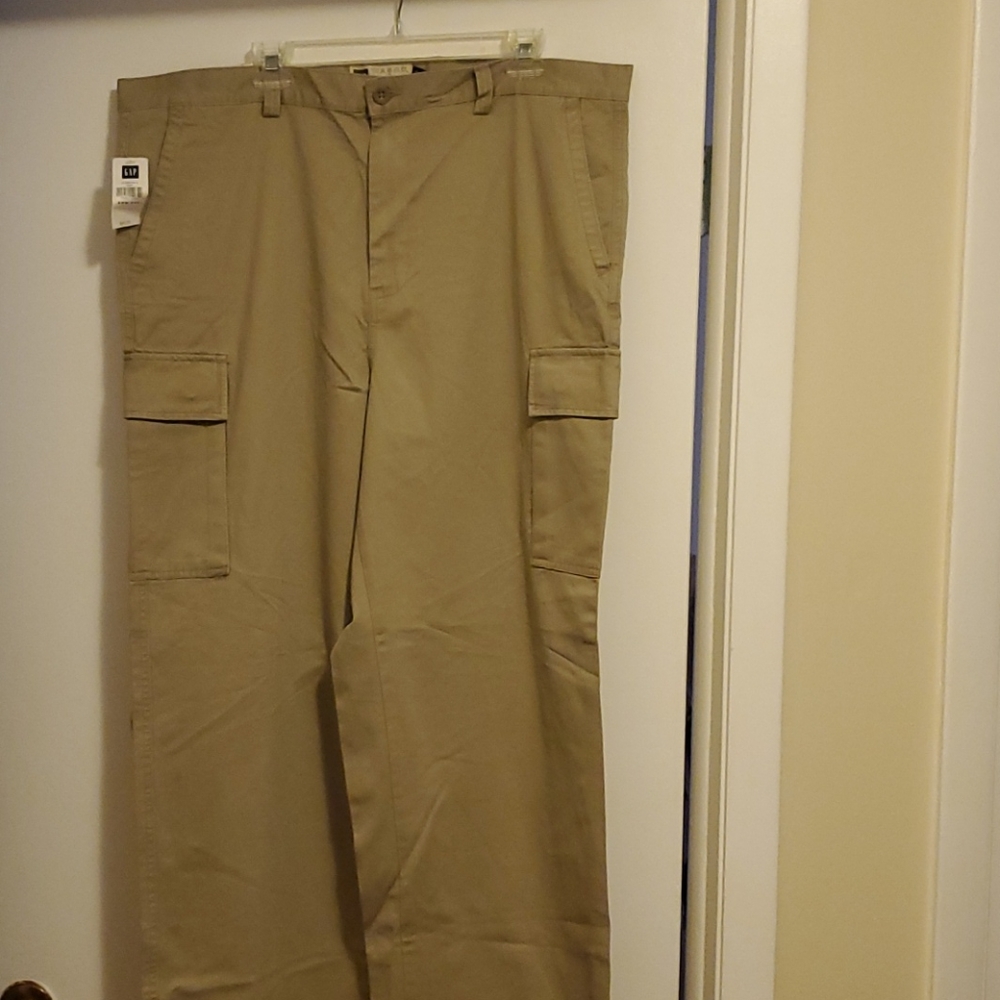 NWT: GAP Mens Cargo Pants